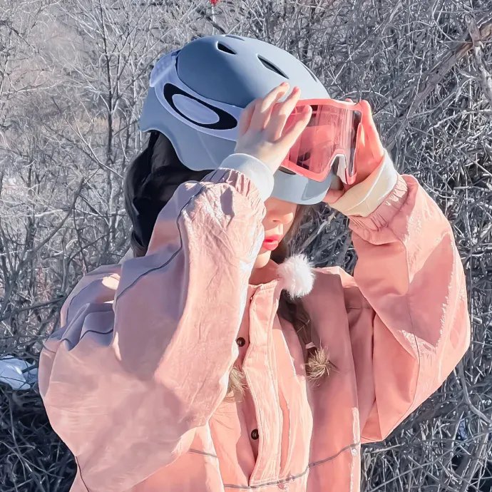 三女性